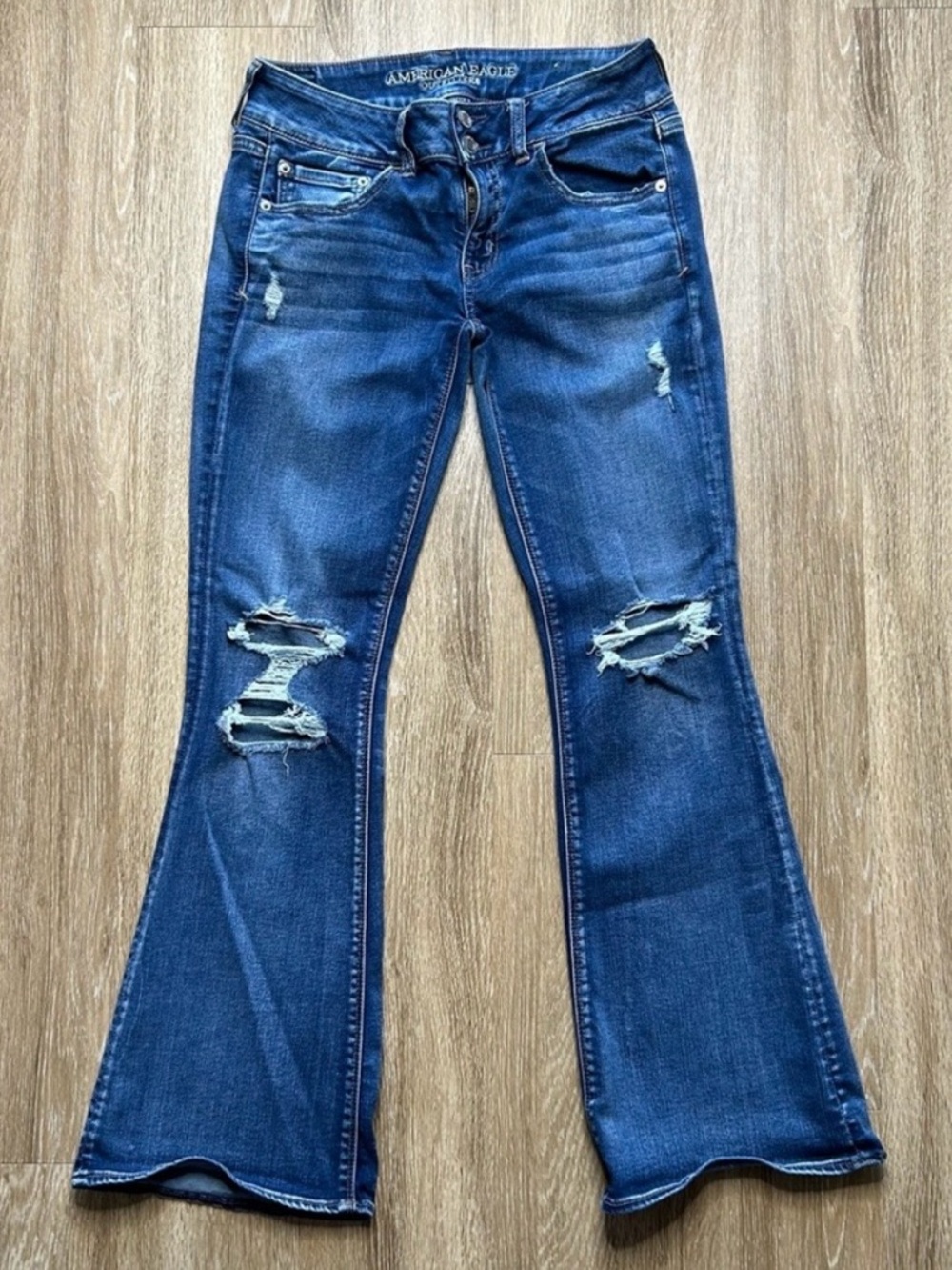 American Eagle Artist Flare Distressed Jean Size 6 Short